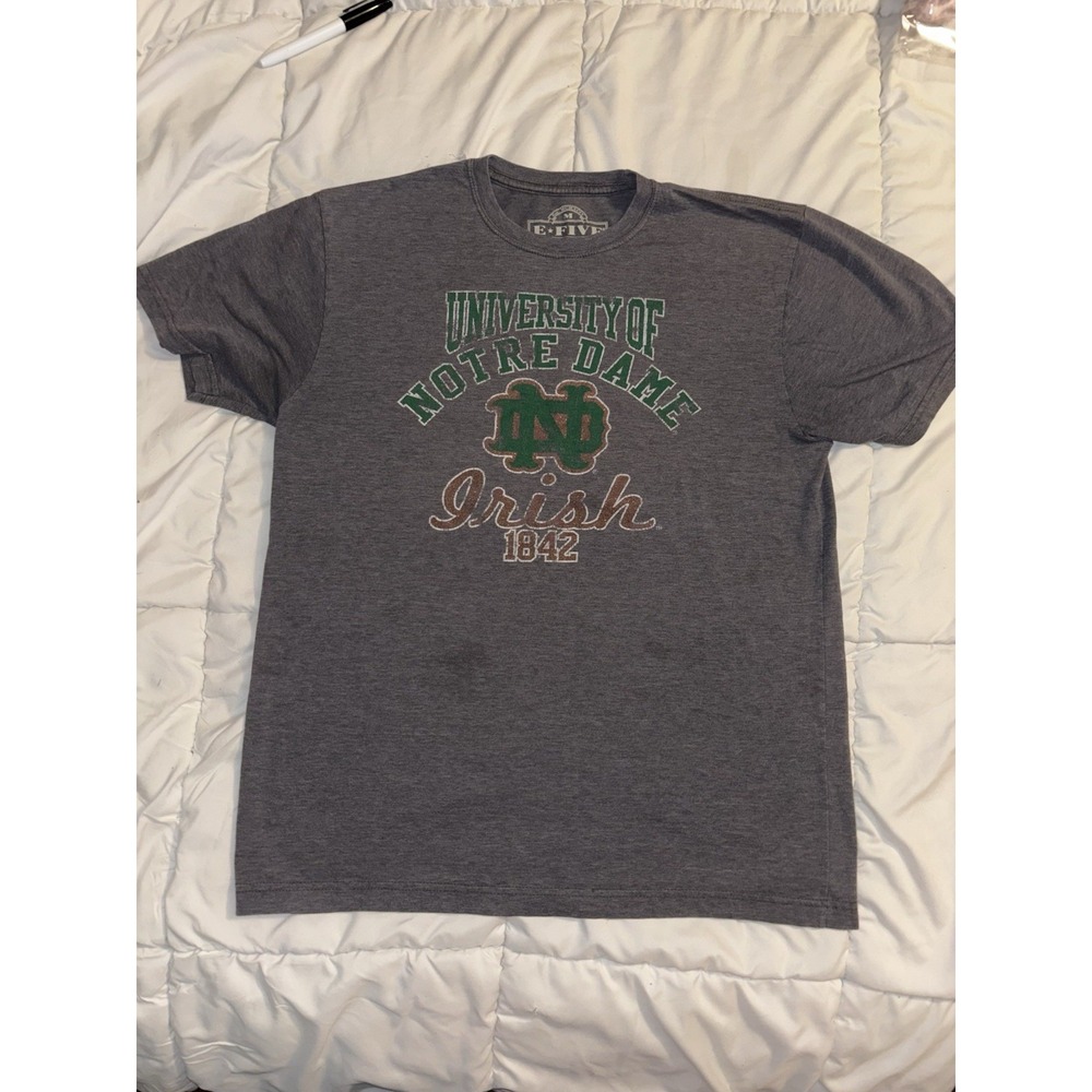 University Of Notre Dame Women's T Shirt Sized Medium Gray